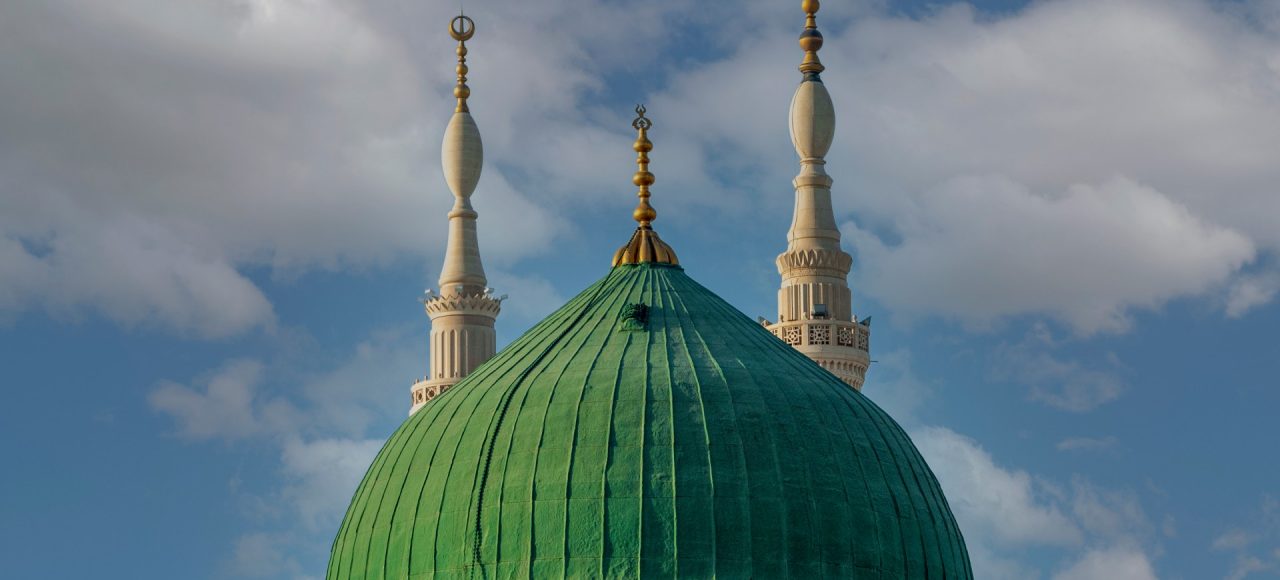 Prophet’s Mosque in Medina with its iconic green dome, a symbol of peace, spirituality, and cultural heritage